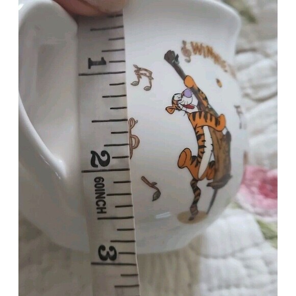 RARE  Winnie The Pooh And Gang Disneyland Tokyo Mug - Picture 5 of 6